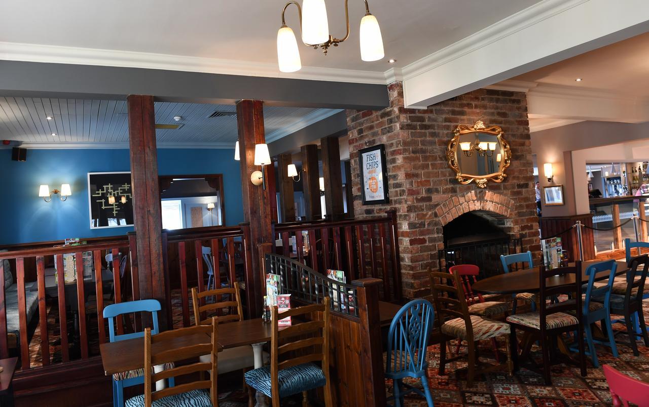 Spread Eagle, Gailey By Marston'S Inns Exteriér fotografie